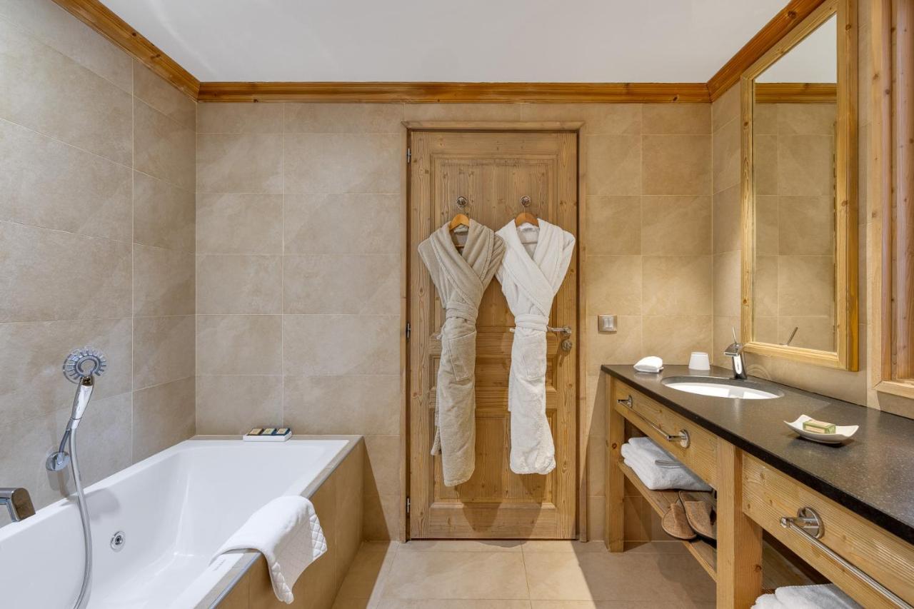 Hotel L'Helios เมรีเบล ภายนอก รูปภาพ