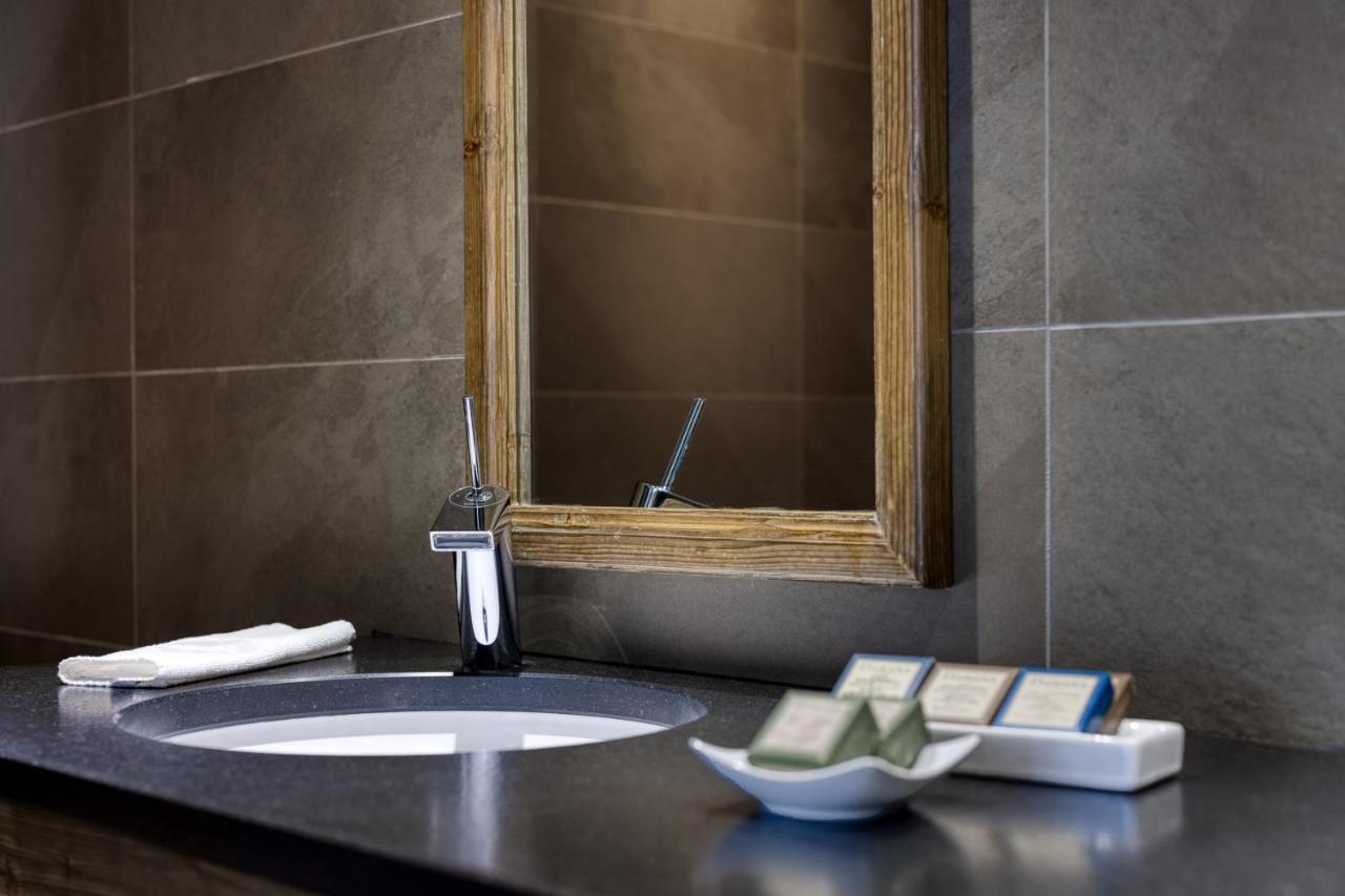 Hotel L'Helios เมรีเบล ภายนอก รูปภาพ